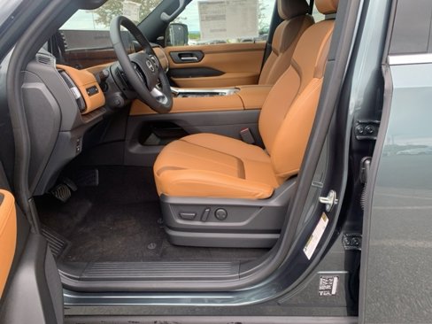 New 2025 Nissan Armada SL image 11