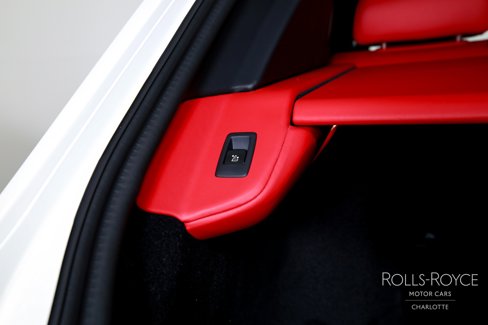 New 2025 Rolls-Royce Cullinan Black Badge image 25