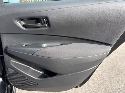 Used 2023 Toyota Corolla LE image 12