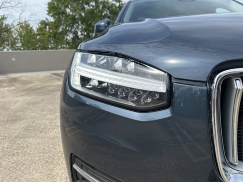 Certified 2025 Volvo XC90 B5 Core image 12
