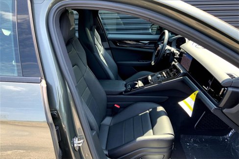 New 2025 Porsche Panamera 4 image 24