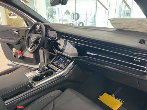 New 2025 Audi Q7 3.0T Prestige image 24