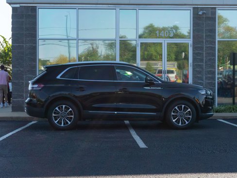Used 2022 Lincoln Nautilus AWD w/ Premium Package image 3