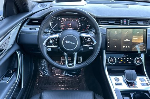 Used 2023 Jaguar XF R-Dynamic SE image 15
