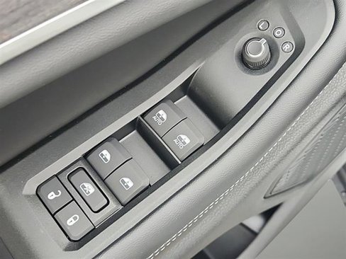 New 2025 Jeep Grand Cherokee Limited image 17