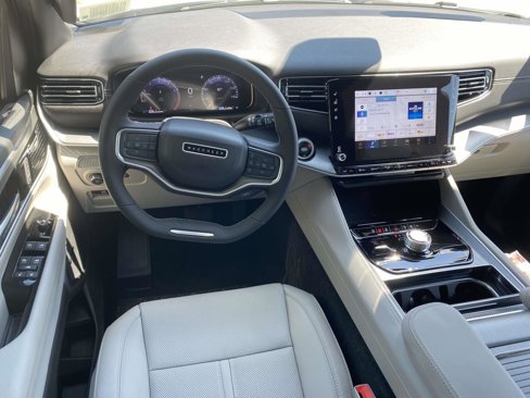 New 2025 Jeep Wagoneer L 4WD image 19