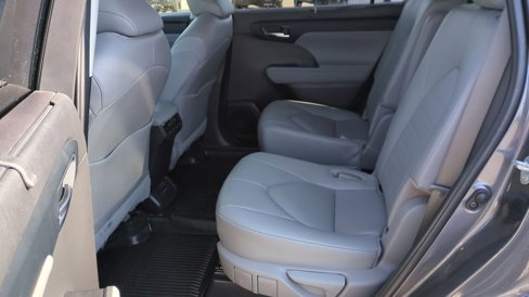Used 2024 Toyota Highlander XLE image 20