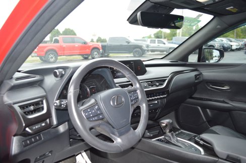 Used 2019 Lexus UX 200 image 14
