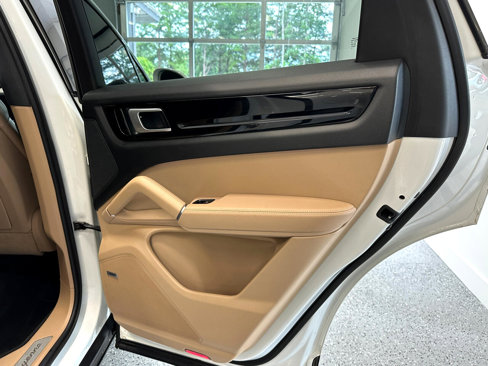 Used 2019 Porsche Cayenne image 28