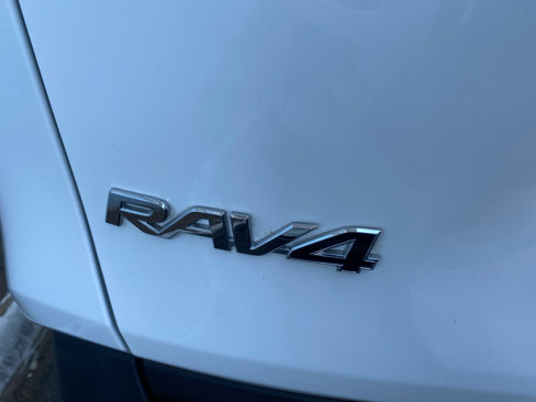 Used 2024 Toyota RAV4 XLE image 8