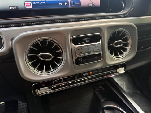 Used 2025 Mercedes-Benz G 550 image 36