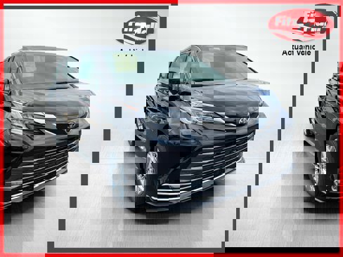 New 2025 Toyota Sienna Limited image 1