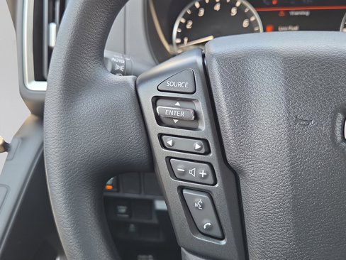 Used 2025 Nissan Frontier SV image 13