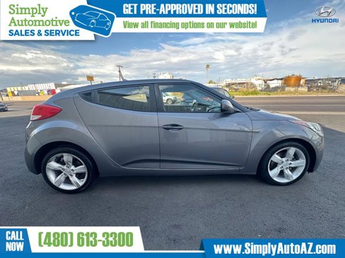 Used 2015 Hyundai Veloster image 7