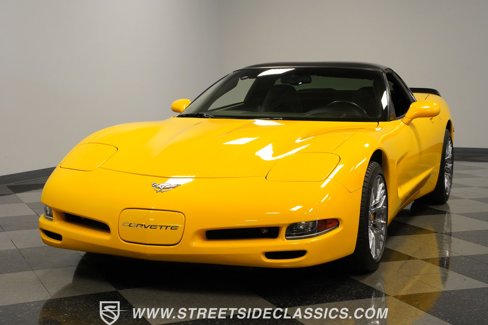 Used 2003 Chevrolet Corvette Coupe w/ Preferred Equipment Group image 18