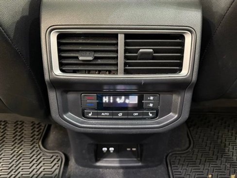 Certified 2025 Volkswagen Atlas SEL image 27