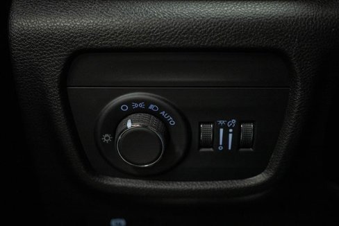 Used 2024 Jeep Grand Cherokee L Laredo image 32