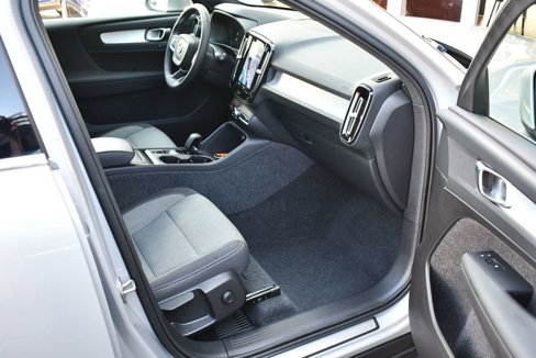 Used 2025 Volvo XC40 B5 Core image 43