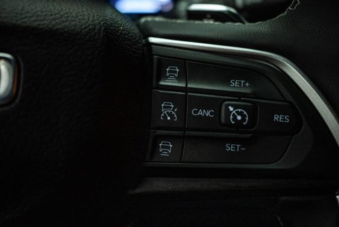 Used 2024 Jeep Grand Cherokee L Limited w/ Luxury Tech Group II image 19