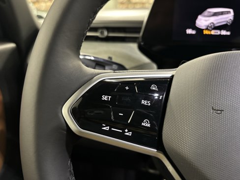 New 2025 Volkswagen ID. Buzz Pro S image 26
