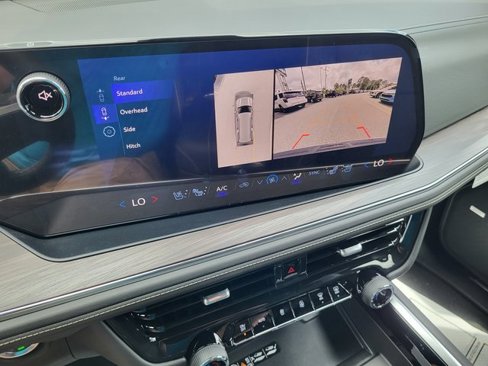New 2025 Chevrolet Suburban Premier image 17