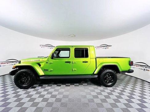 New 2025 Jeep Gladiator Sport image 5