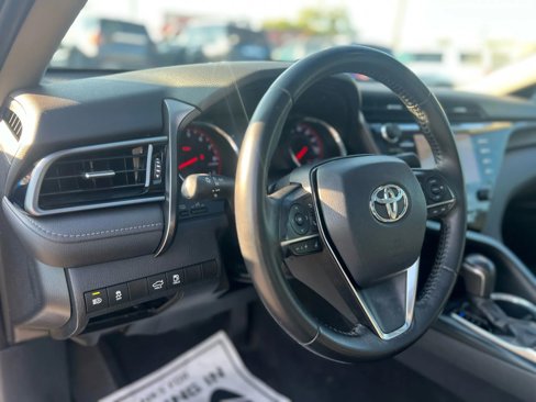 Used 2019 Toyota Camry XSE image 21