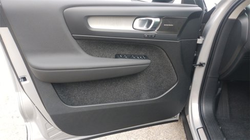 New 2025 Volvo XC40 B5 Ultra w/ Climate Package image 8