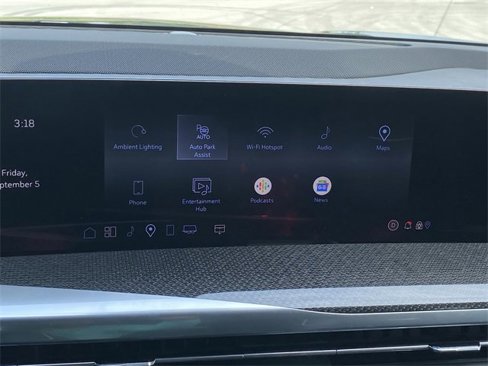 Certified 2025 Cadillac Escalade ESV V image 16