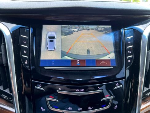 Used 2018 Cadillac Escalade Luxury image 19