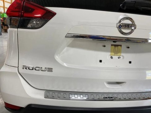 Used 2017 Nissan Rogue S w/ S Appearance Package image 7