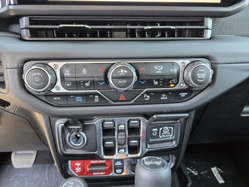 New 2025 Jeep Wrangler Unlimited Rubicon 4xe image 14
