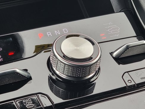 New 2025 Jeep Grand Cherokee Overland w/ Luxury Tech Group IV image 23