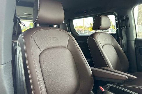 New 2025 Volkswagen ID. Buzz Pro S image 16