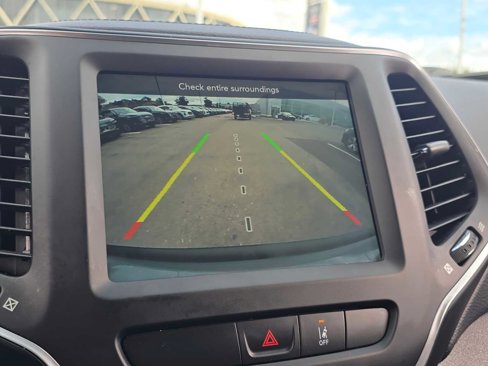 Used 2022 Jeep Cherokee Latitude Lux image 32