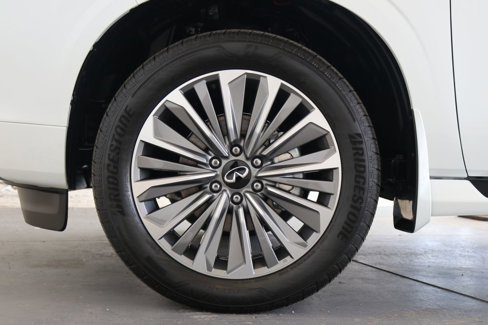 New 2025 INFINITI QX80 Luxe image 33