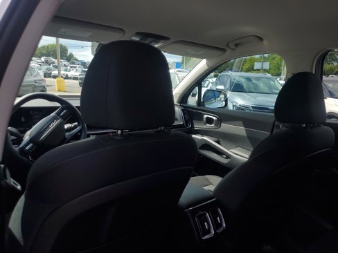 New 2026 Kia Sorento LX image 12