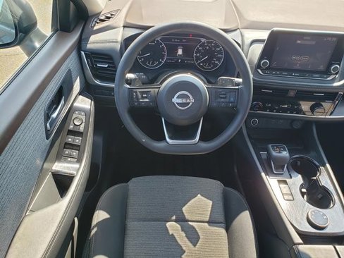 Used 2023 Nissan Rogue SV image 17