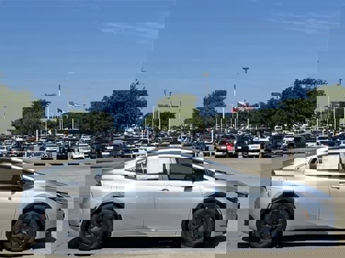 New 2025 Toyota Prius Plug-In Hybrid image 3