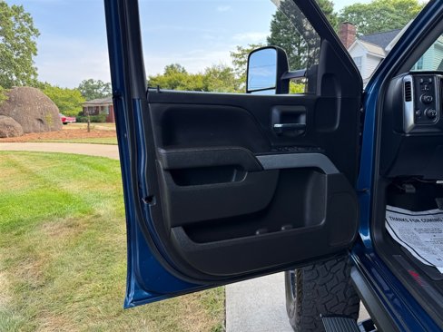 Used 2018 Chevrolet Silverado 1500 LT w/ All Star Edition image 41