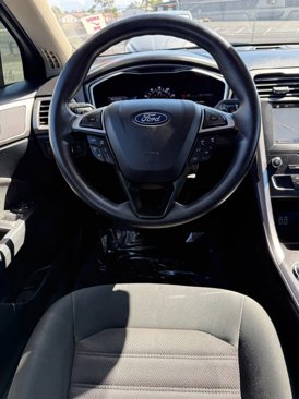 Used 2019 Ford Fusion SE image 16