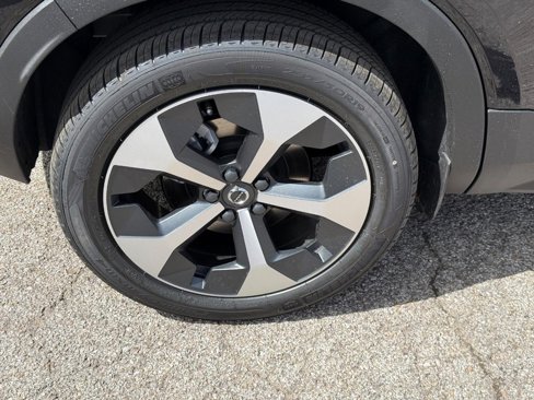 New 2025 Volvo XC40 B5 Core w/ Protection Package Premier image 4