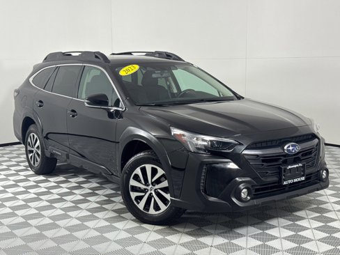 Used 2023 Subaru Outback Premium image 2