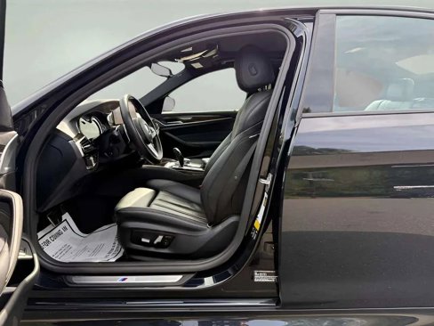 Used 2019 BMW 540i xDrive w/ M Sport Package image 10