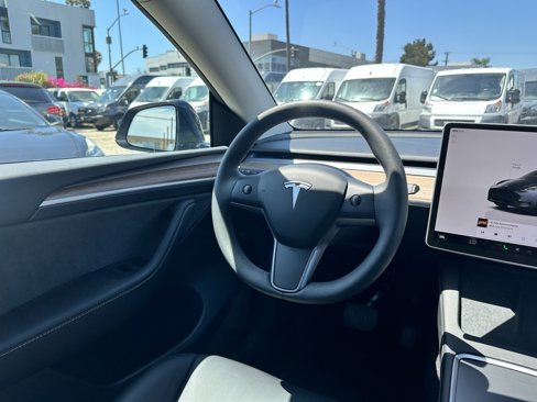 Used 2024 Tesla Model Y Long Range image 17