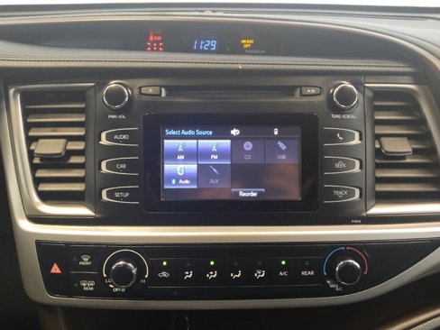 Used 2019 Toyota Highlander LE image 25