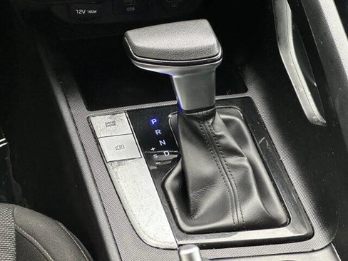 Used 2021 Hyundai Elantra SE image 18