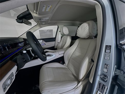 New 2026 Mercedes-Benz GLS 580 4MATIC image 21