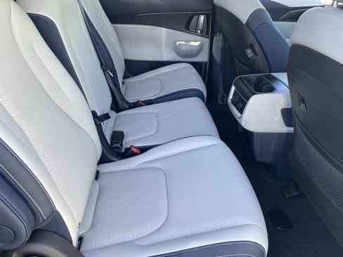 New 2026 Kia Carnival SX Prestige image 11