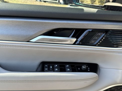 New 2025 Jeep Wagoneer L 4WD w/ Convenience Group I image 14